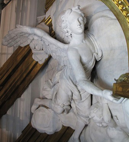 Engel an der Gloriole in der St. Ursen-Kathedrale