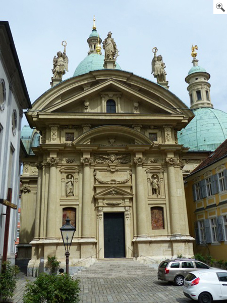 chiesa di S. Caterina con il mausoleo per l'imperatore Ferdinando
            II a Graz, costruito negli anni 1615-1637