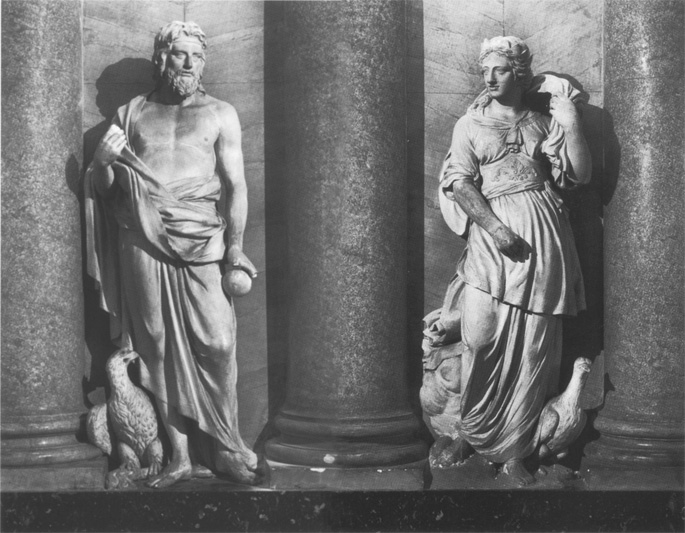 Carlo Luca Pozzi, Le statue greche di Zeus e Era nel salone da ballo di Villa Olmo a Como (I)